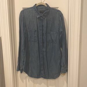 Banana Republic denim shirt, size large.